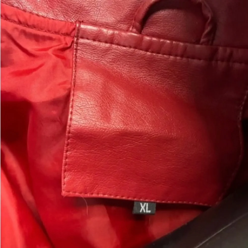 Women's Red faux Leather motorcycle Jacket - Picture 7 of 9